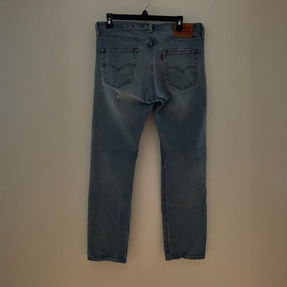 Men's Levi's 501, 32 x 30, distressed by natural wear - Picture 2 of 10